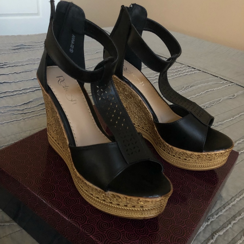 Ladies Wedges, SZ 7, NIB
